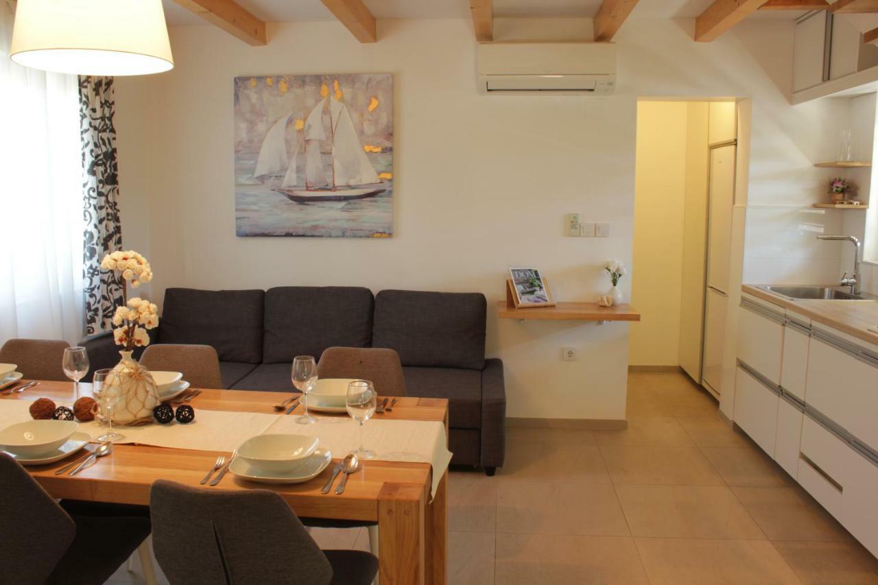 Holiday Home Liberta Krnica Zewnętrze zdjęcie